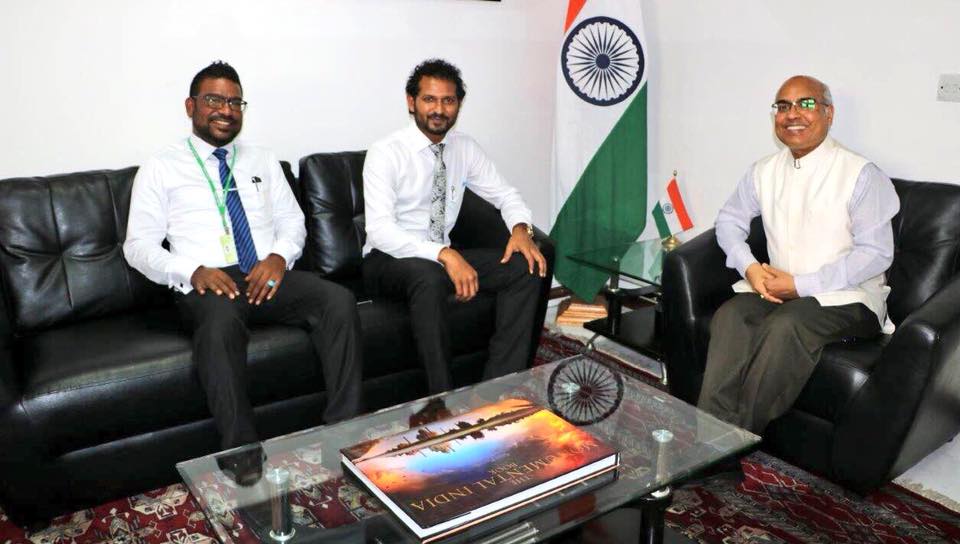 ހުއްދަ ނެތި ބޭރުގެ ޑިޕްލޮމޭޓުންނާ ކައުންސިލުތަކުން ބައްދަލުކުރުން މަނާކޮށްފި