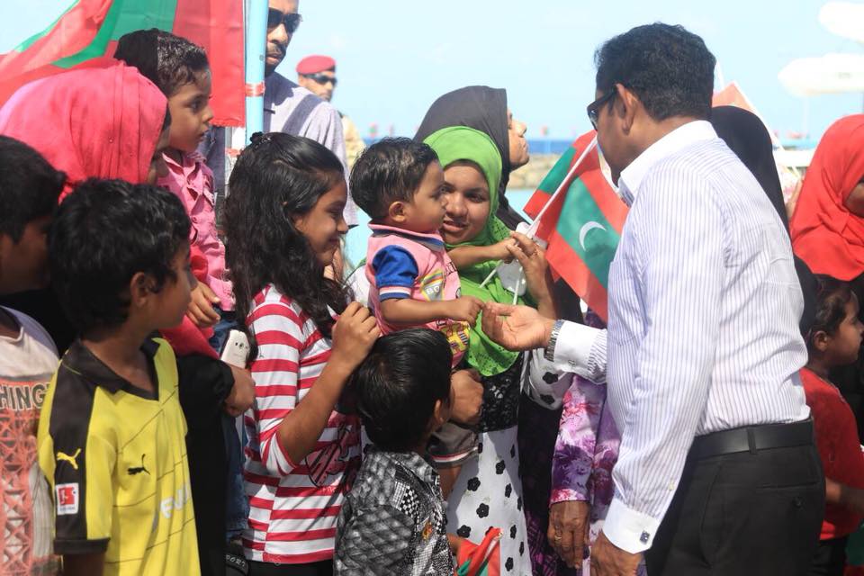 ކެންދޫގައި ރައީސާ ދެކޮޅު ޝުއޫރު ފާޅުކުރަން އުޅުމުން ހުއްޓުވައިފި