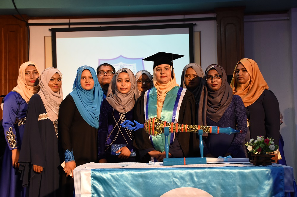 މައި ކޮލެޖް އޭދަފުށީ ކެމްޕަހުގެ 30 ދަރިވަރުން ގްރެޖުއޭޓް ވެއްޖެ