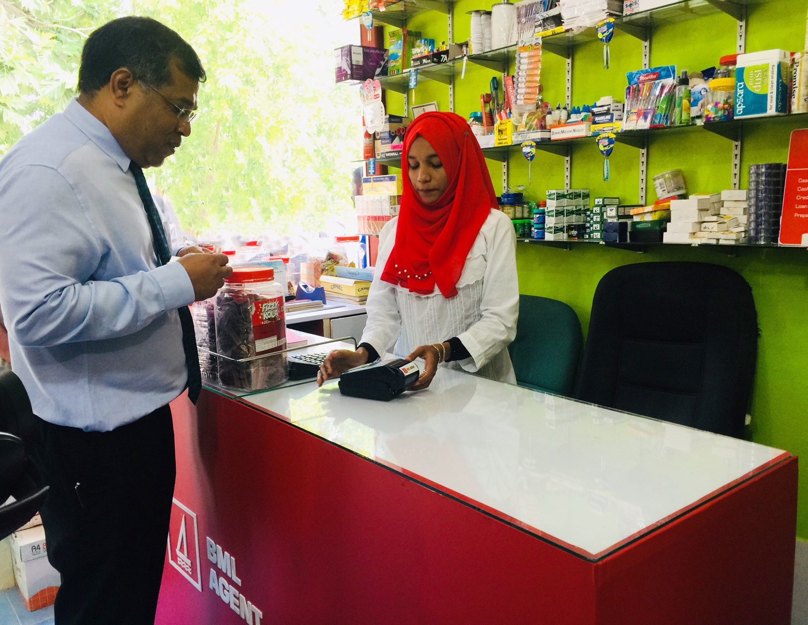 ބީއެމްއެލް އިން 5 ރަށެއްގައި ކޭޝް އެޖެންޓް ޚިދުމަތް ފުޅާކުރަނީ