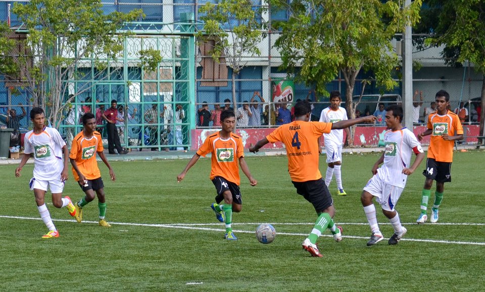 އަހަރުތަކަކަށްފަހު ތައުލީމީ މަރުކަޒުން އިންޓަ ސްކޫލް ފުޓްބޯޅަ މުބާރާތަށް