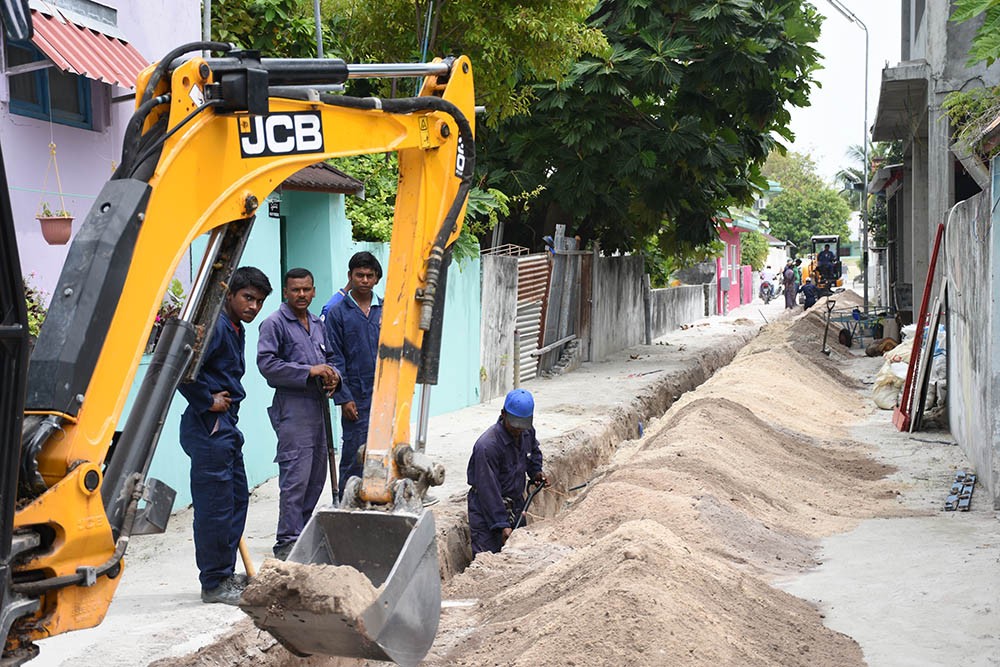 ފެނުގެ މަޝްރޫއުގެ މައި ހޮޅިތައް އަޅައި ނިންމައިފި