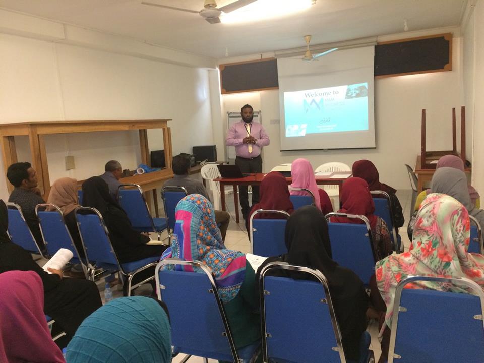 ބ. އަތޮޅު ސިއްހީ ދާއިރާގެ އިދާރީ މުވައްޒަފުން ޑިޕްލޮމާ ފެންވަރަށް ތަމްރީން ކުރަނީ