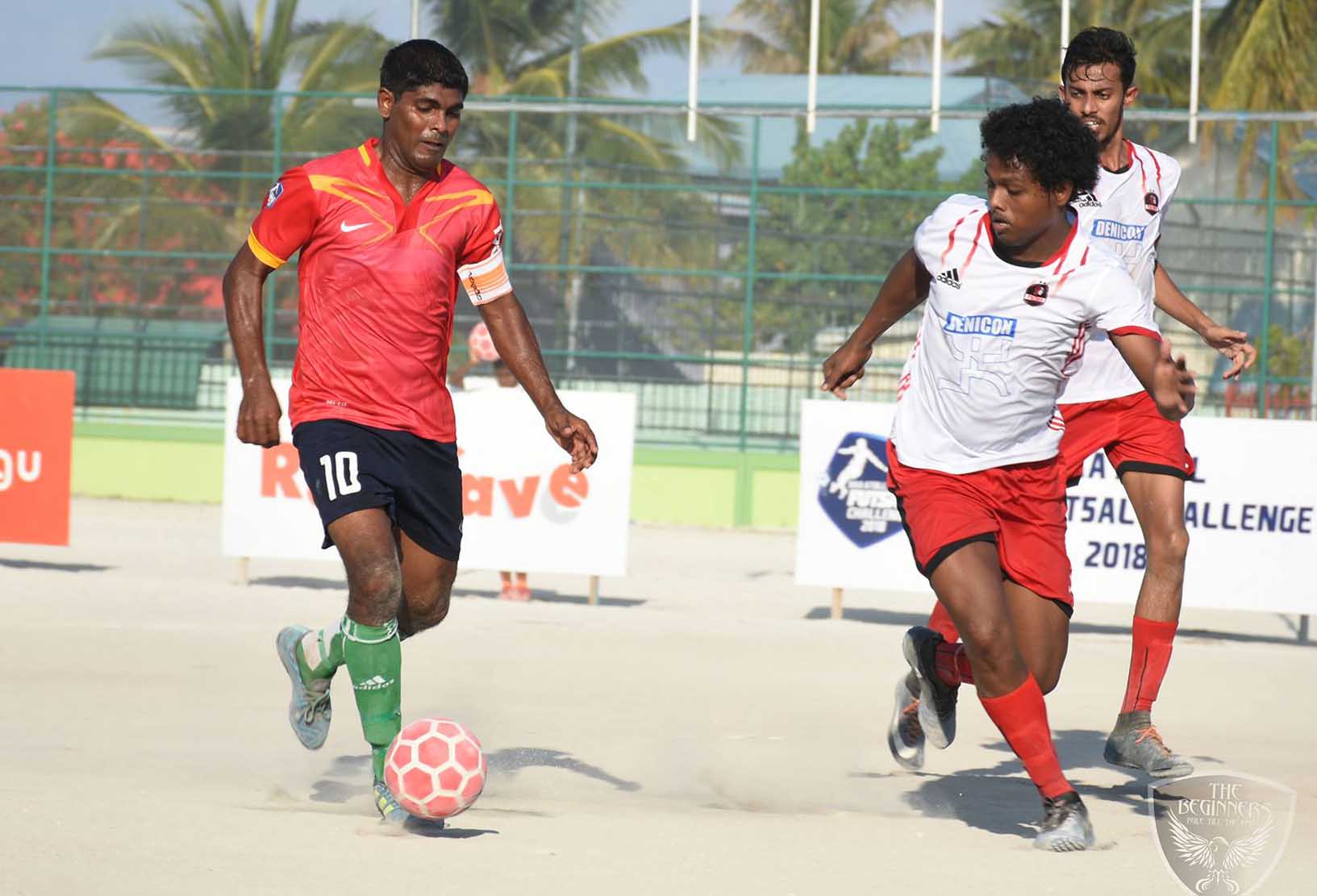 ޗެމްޕިއަން ފެއިމްސް ޔުނައިޓެޑް އަށް ފަސޭހަ މޮޅެއް