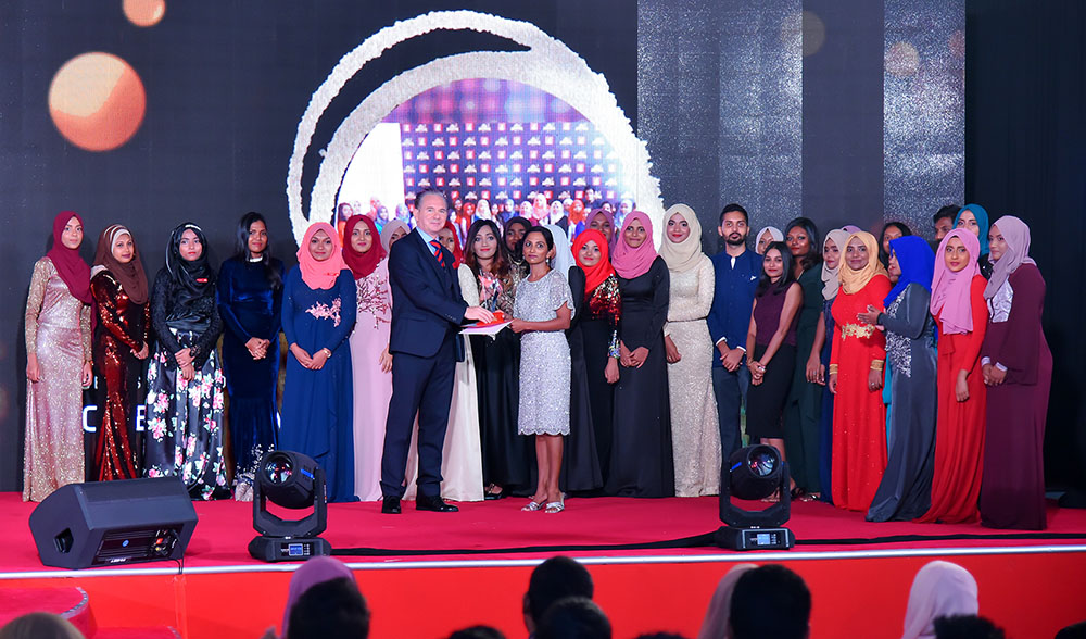 ބީއެމްއެލްއަށް އެންމެ ރަނގަޅަށް މަސައްކަތްކުރި މުވައްޒަފުންގެ އަގުވަޒަންކޮށްފި