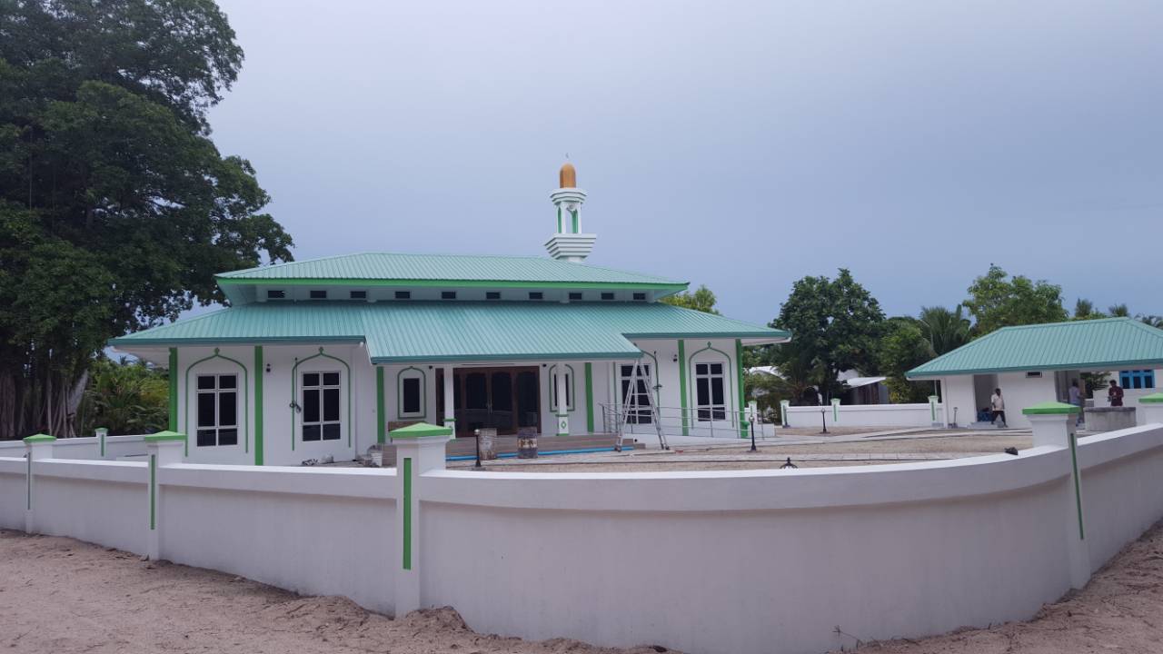 ފަސް އަހަރުން ހުޅުވި މިސްކިތުގައި ބޮޑެތި މައްސަލަތަކެއް!