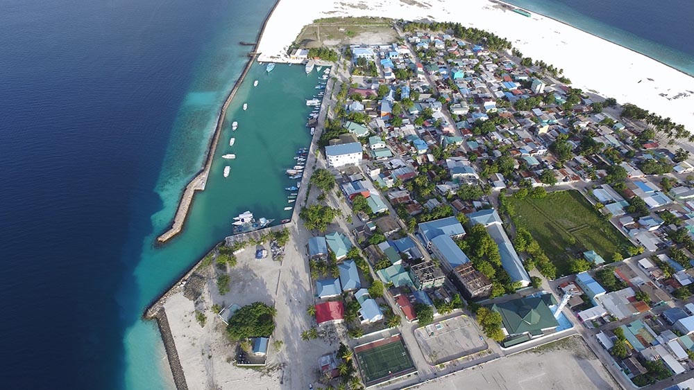 އޭދަފުށިން ފަގީރަކަށް 5000 އަށްވުރެ ގިނަ ރުފިޔާ