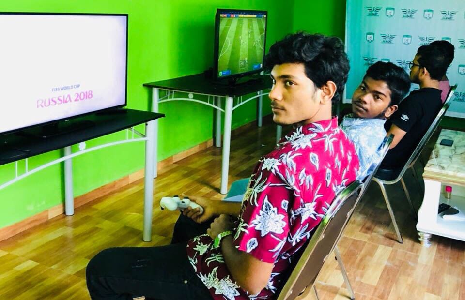 ވެސްޓް ވިންގްސްގެ ޕީއެސް 4 ފީފާ 18 ފުޓްބޯޅަ މުބާރާތް ފަށައިފި