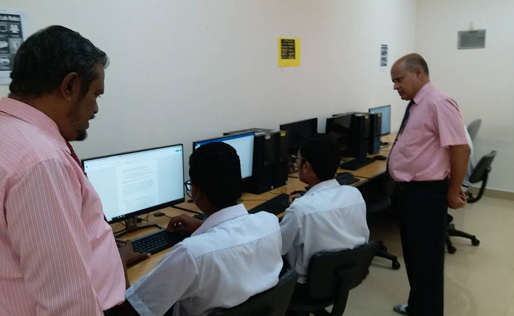 ދަނާލުން ބ. އަތޮޅު ތައުލީމީ މަރުކަޒަށް ކޮމްޕިއުޓަރު ލެބެއް ހަދިޔާ ކޮށްފި