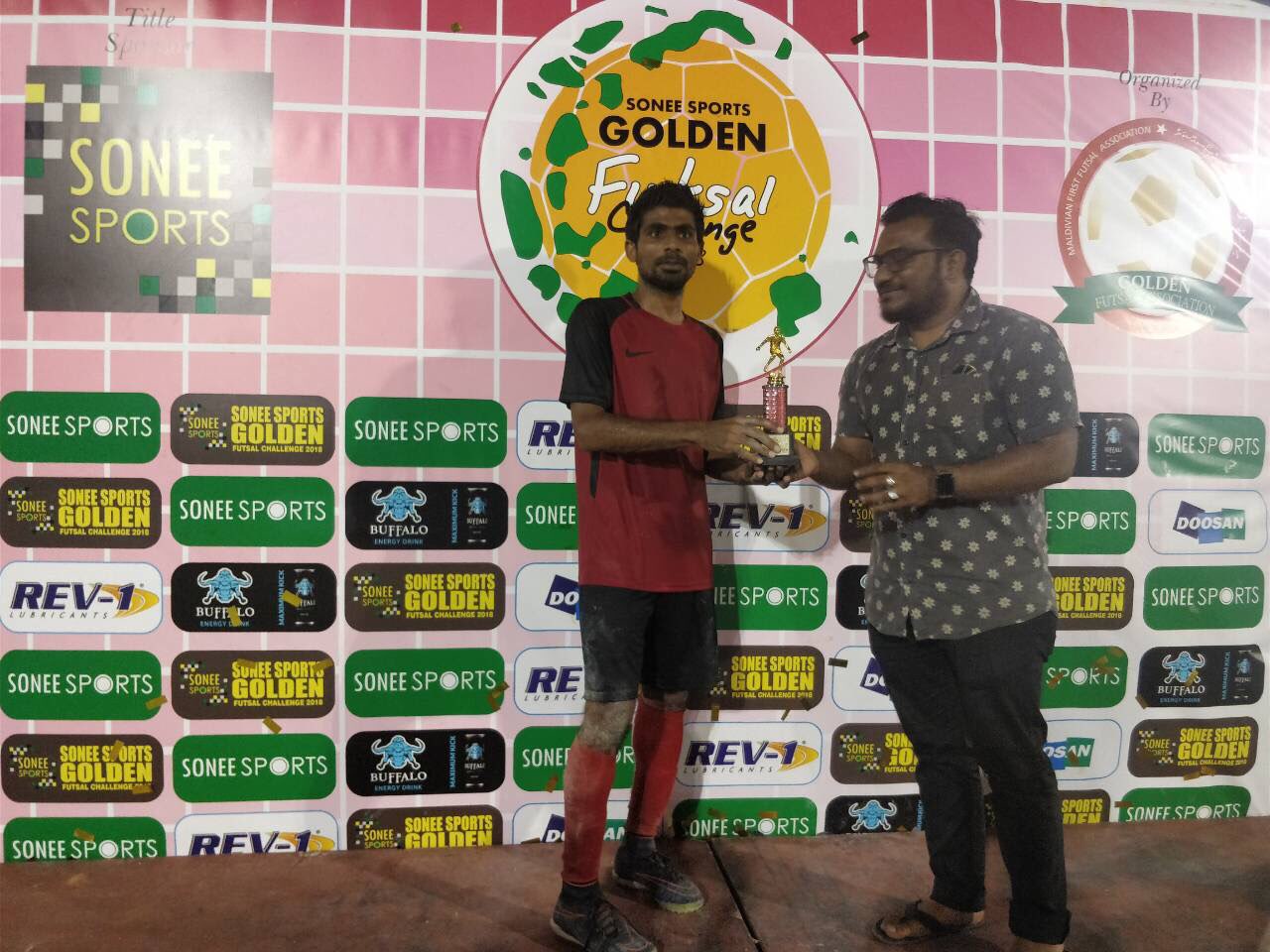 ނާވައިދޫ ކޮޅަށް ހަތް ލަނޑު ޖަހައި އޭދަފުށި ސެމީ އަށް