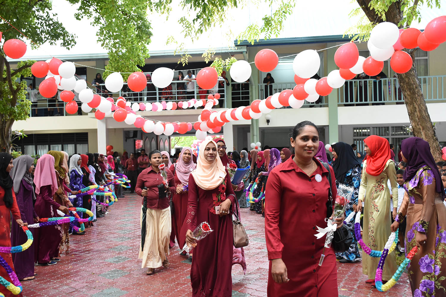 ޓީޗަރުންގެ ދުވަހު ހަދިޔާ ނުދޭން ބ. އަތޮޅު ތައުލީމީ މަރުކަޒުން އެދިއްޖެ