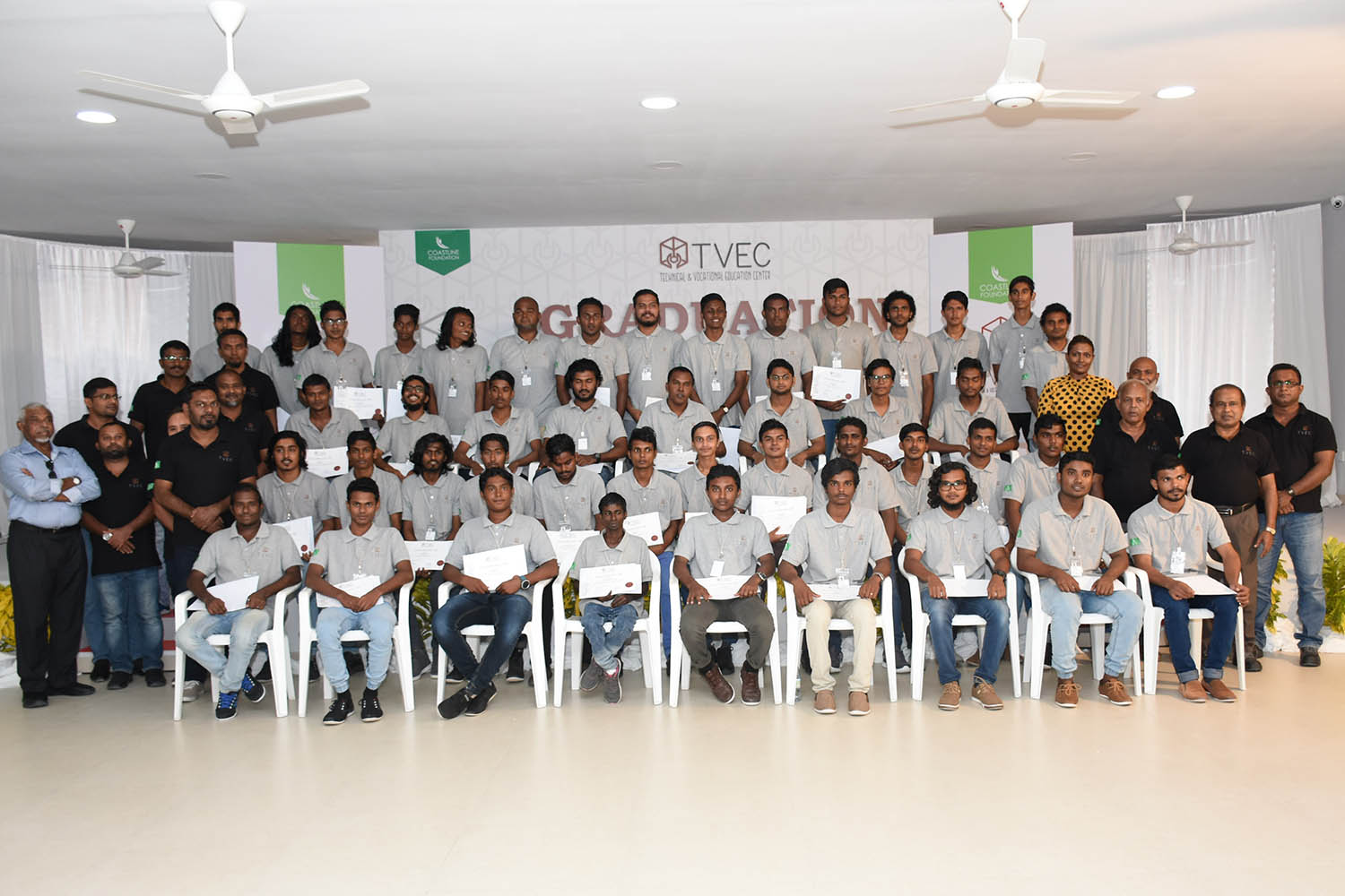 ޓިވެކުން 44 ދަރިވަރަކު ގްރެޖުއޭޓް ވެއްޖެ