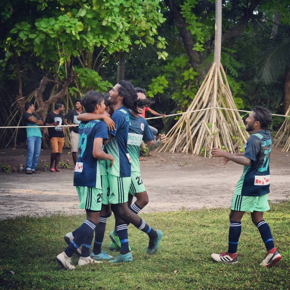 އޭދަފުއްޓާއި ދޮންފަނު ސެމީ އަށް