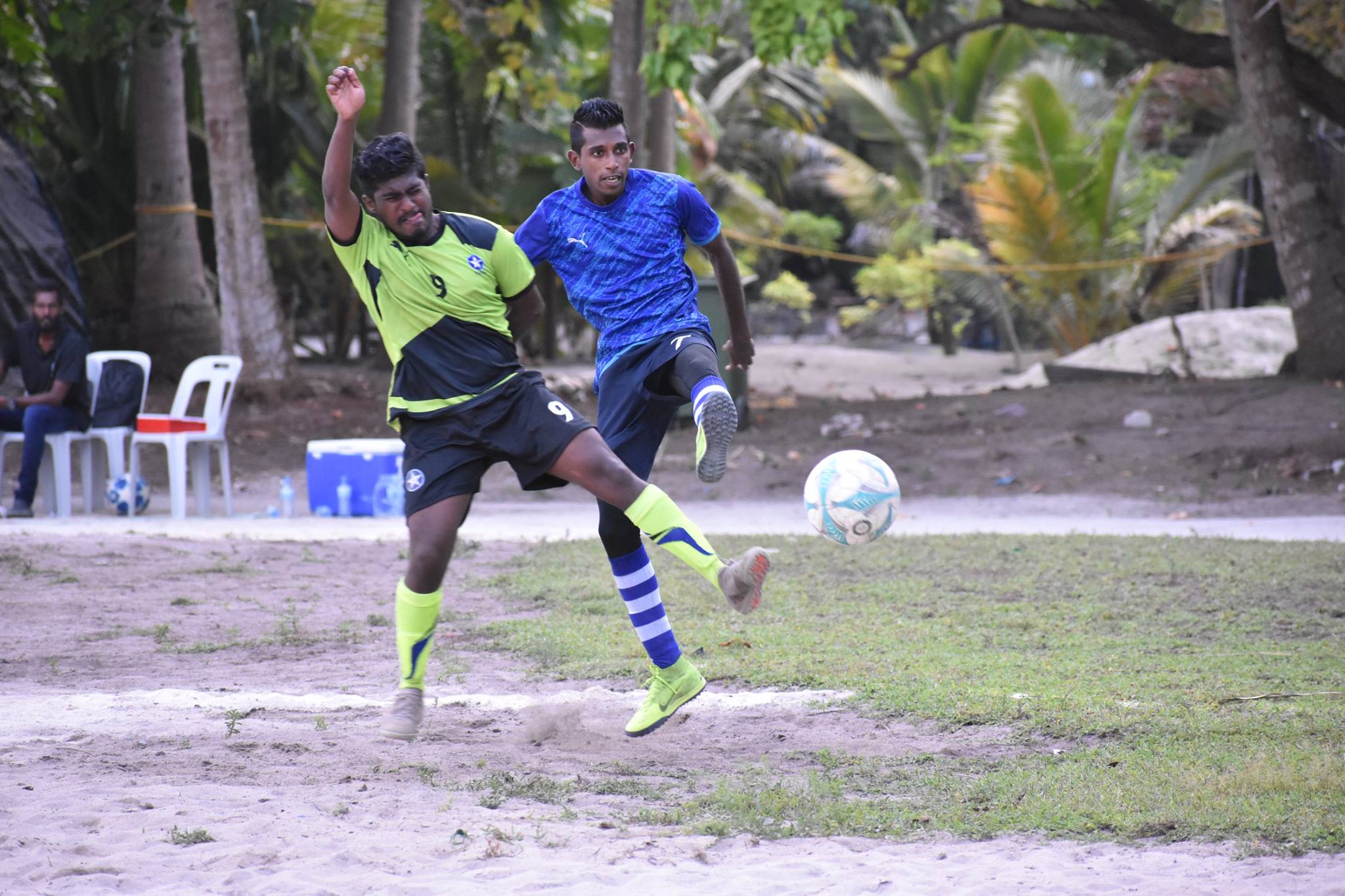 ބ. އަތޮޅުގެ 4 ރަށެއްގައި ފުޓްސަލް ދަނޑު އަޅަން ނިންމައިފި