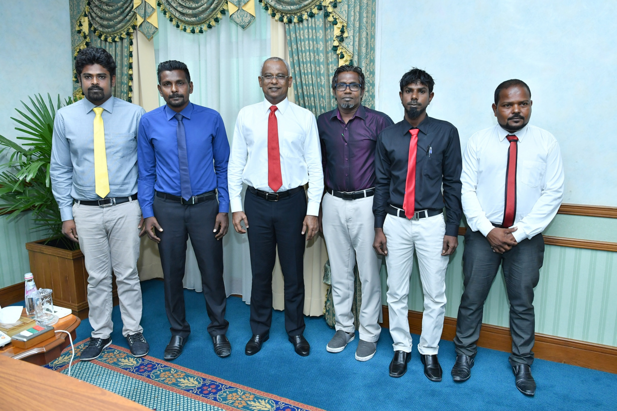 ފެހެންދޫ ކުދިން ސްކޫލަށް ދާން އުފުލާ ބުރަ ރައީސަށް ދަންނަވައިފި