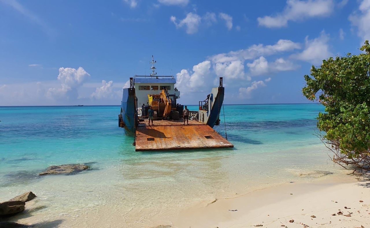 ފުޅަދޫ ބަނދަރު ހެދުމުގެ މަސައްކަތް ފަށައިފި