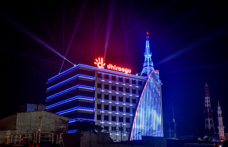 ދިރާގު ޕްލޭ އެޕް ޑައުންލޯޑް ކޮށްފިންތަ؟