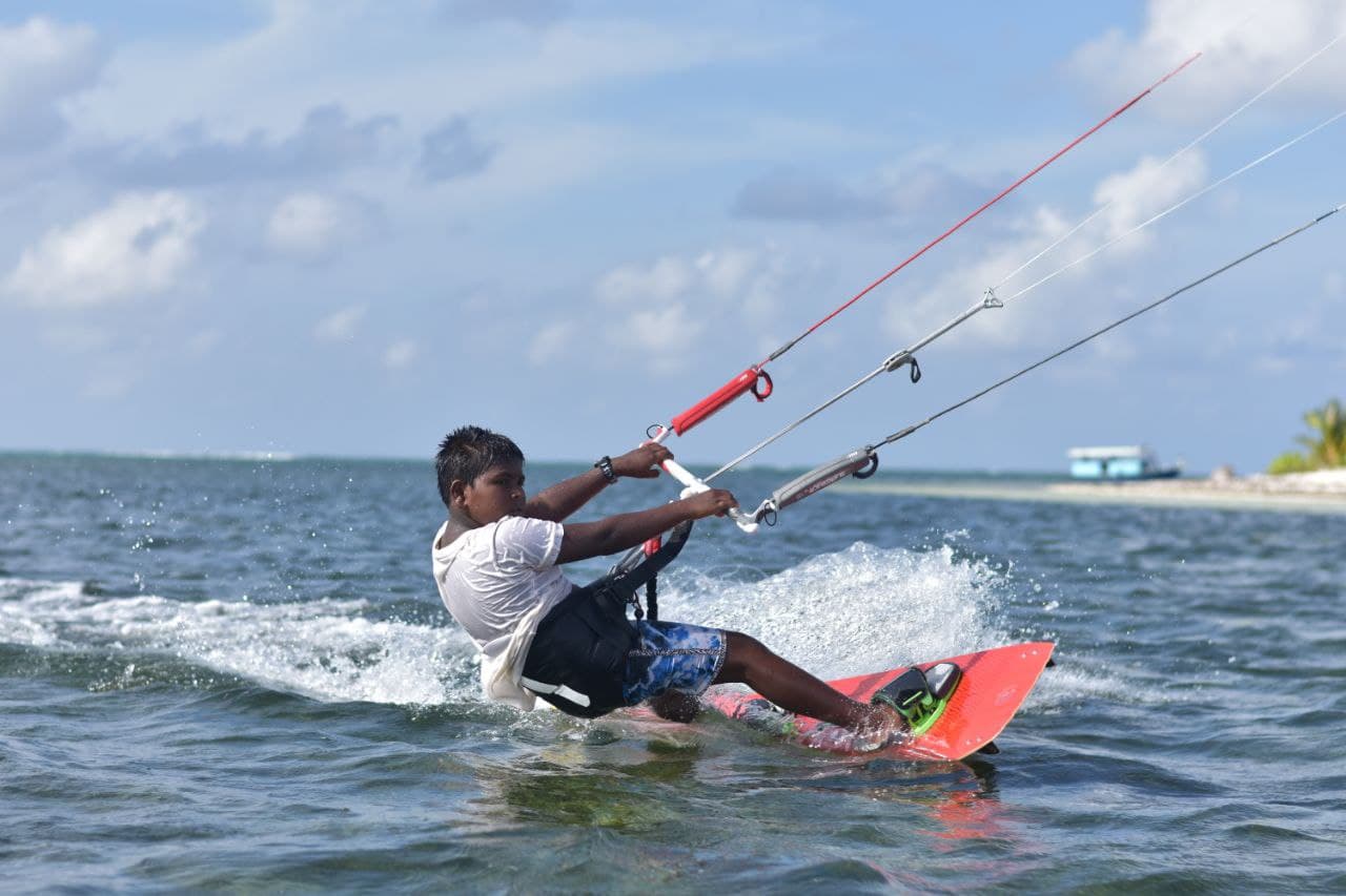 އެންމެގިނަ ވަގުތު ކައިޓް ސާފުކުރުމުގެ ރެކޯޑް ގޮއިދޫ ޒުވާނުންނަށް