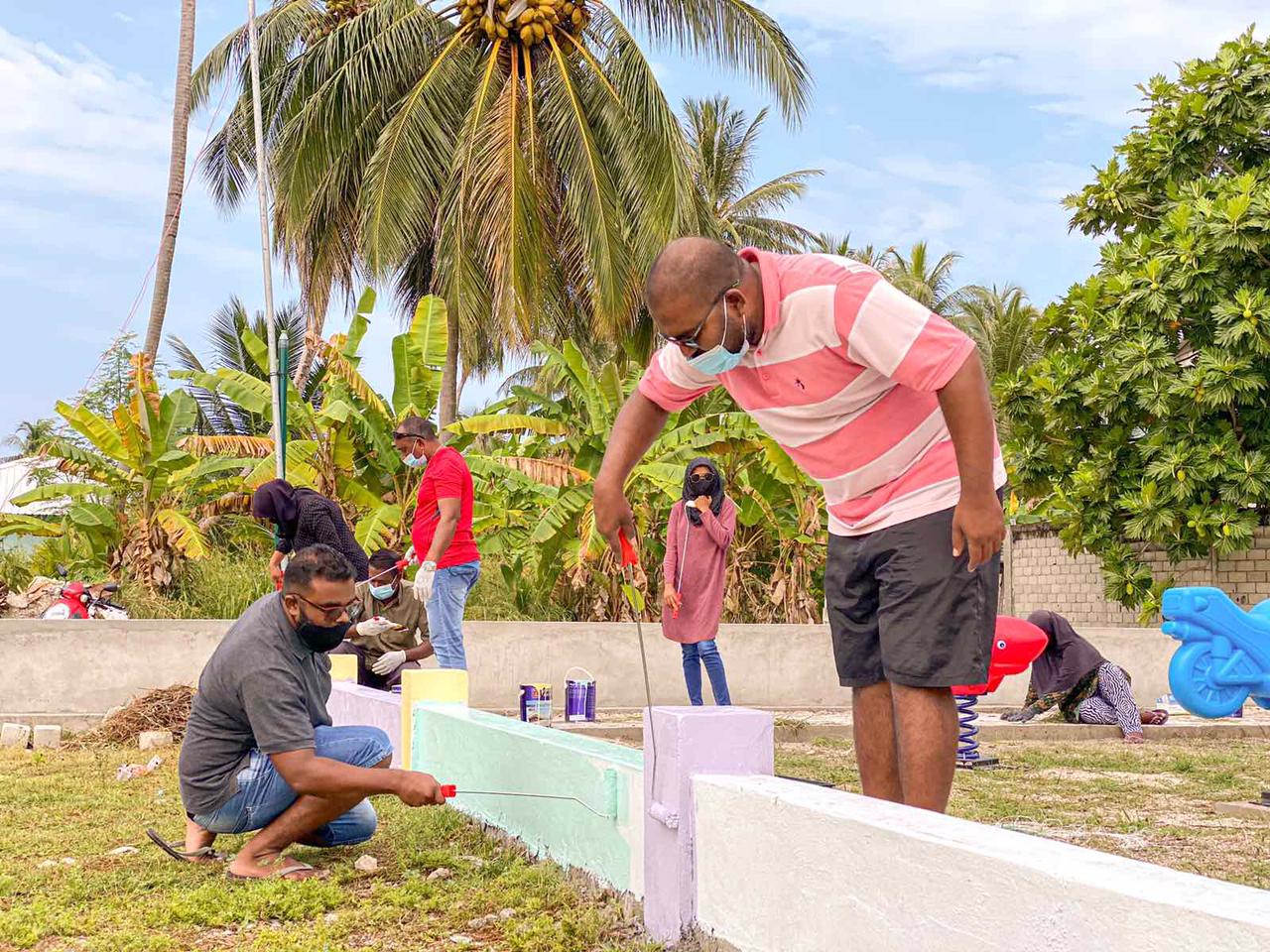 ބީއެމްއެލްގެ މުވައްޒަފުން ތިން ރަށަކަށް އެހީތެރިކަން ފޯރުކޮށްދީފި