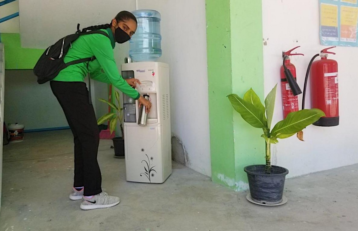 ބީއެމްއެލް އިން ގއ. އަތޮޅު މަދުރަސާއަށް އާރުއޯ ދެ މެޝިން