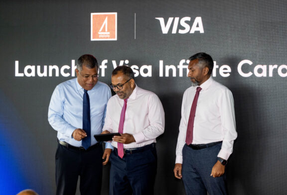 ބީއެމްއެލްއިން ވިސާ އިންފިނިޓް ކާޑު ރާއްޖެ އަށް ތައާރަފްކޮށްފި